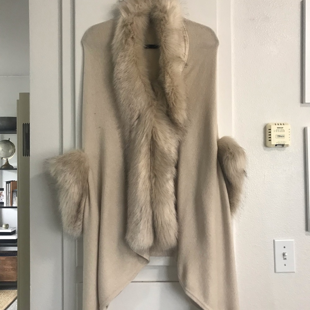 Poncho/cardigan
